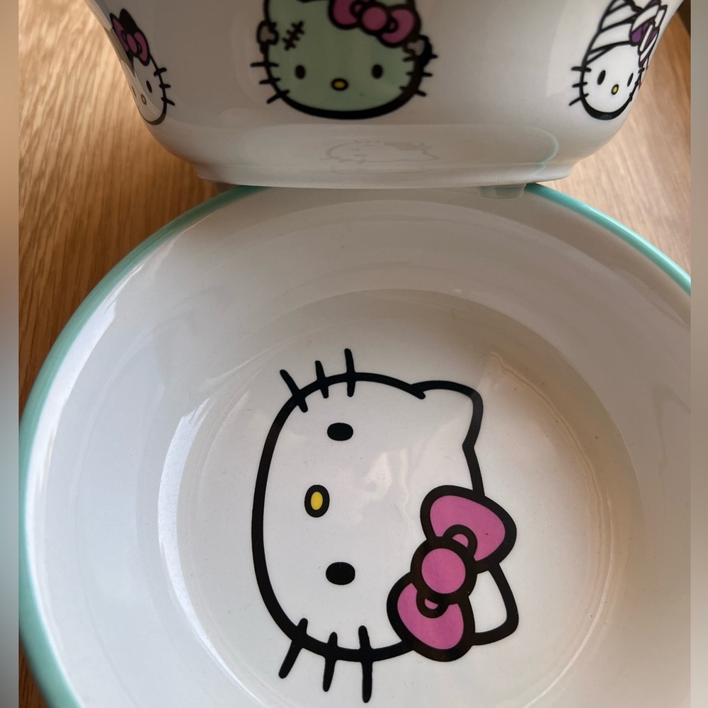 Hello kitty Halloween pet bowl